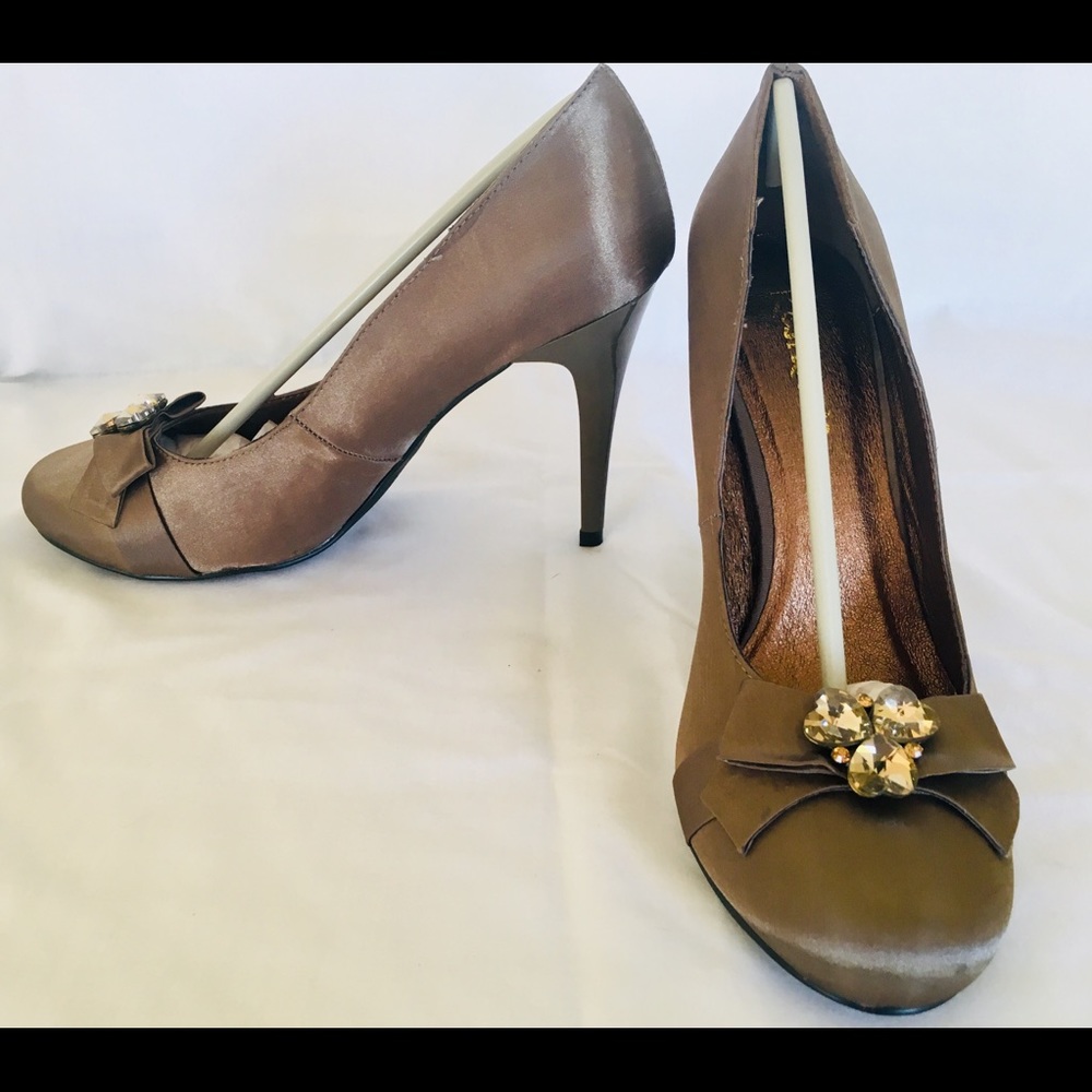 Restricted Heels - image 2